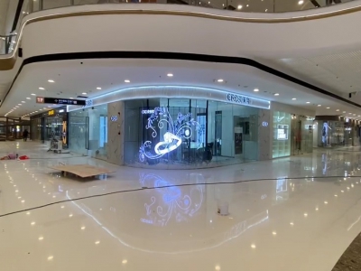 懷化萬達(dá)廣場克萊帝led弧形透明屏 安裝完成