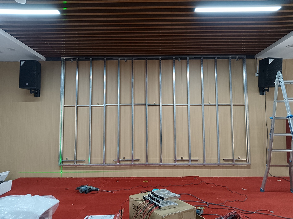 多媒體報告廳室內(nèi)顯示屏 多媒體報告廳室內(nèi)顯示屏